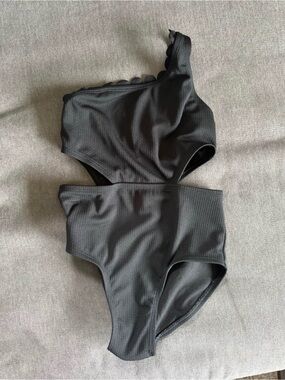 Old Navy Black Girls' One-Shoulder Cutout Swimsuit